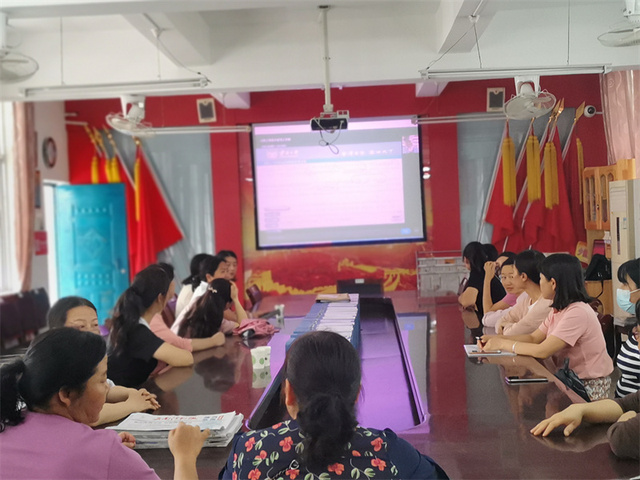 2022年3月25日女职工法律知识培训.jpg